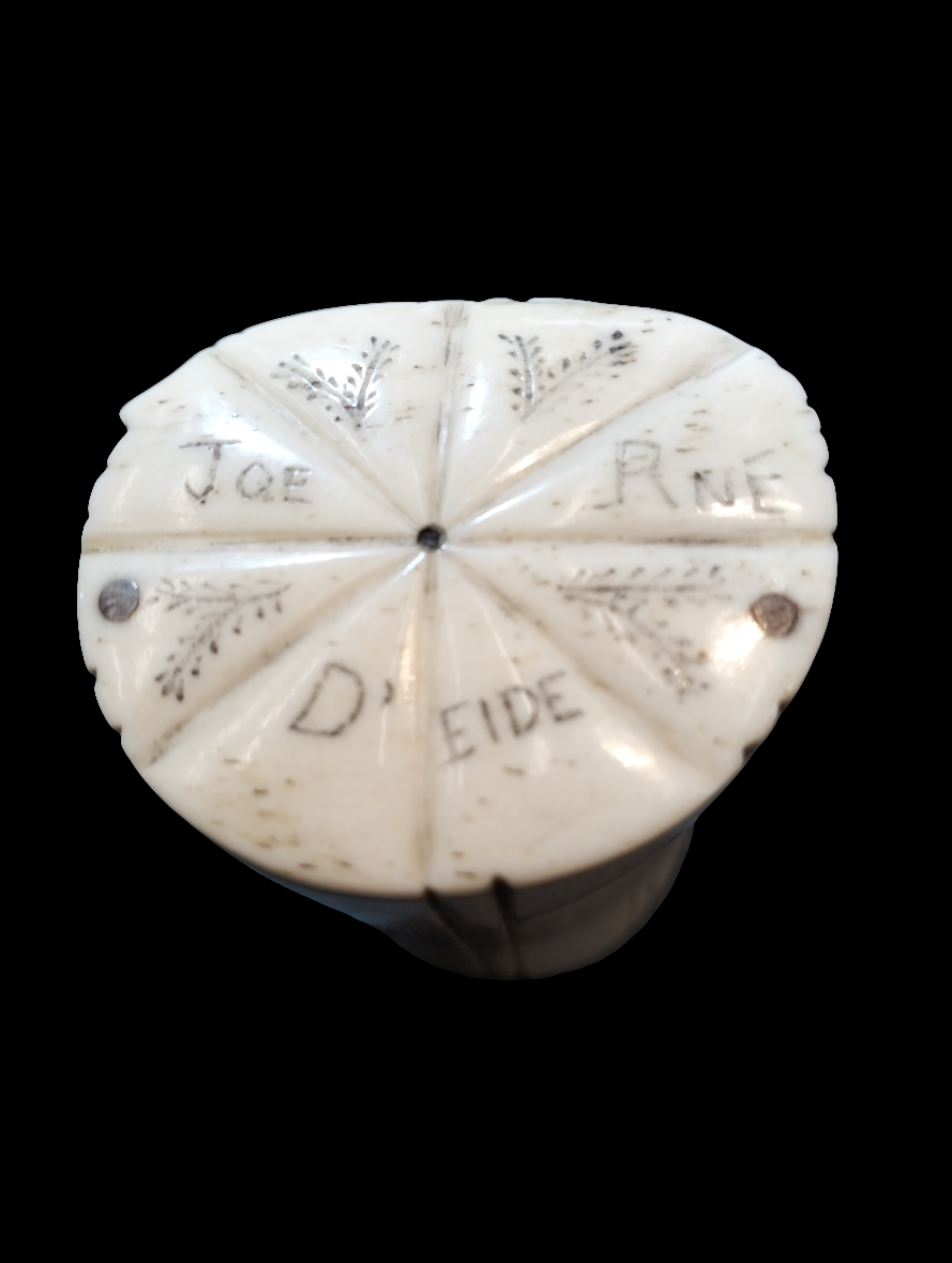 French Bone prisoner of war snuff box